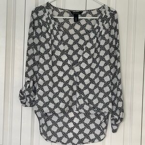 White House Black Market geometric black/white/turquoise blouse, size 6